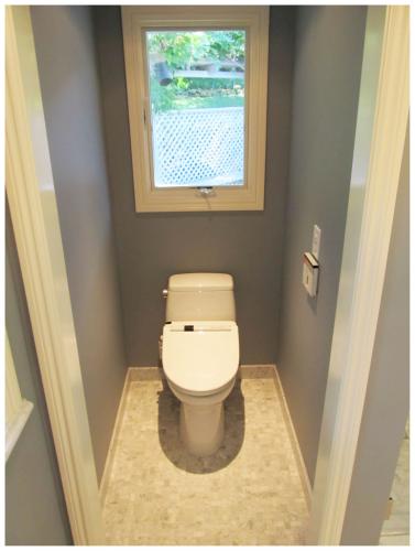 1- Master Bath Toilet Closet